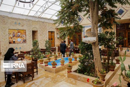 ایران با افزایش سرعت واکسیناسیون به دنبال رونق مجدد گردشگریست