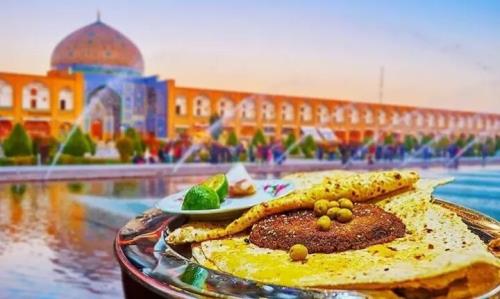 شکم گردی نوروزی در نصف جهان