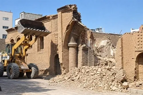 تخریب غیرقانونی پادگان روس ها