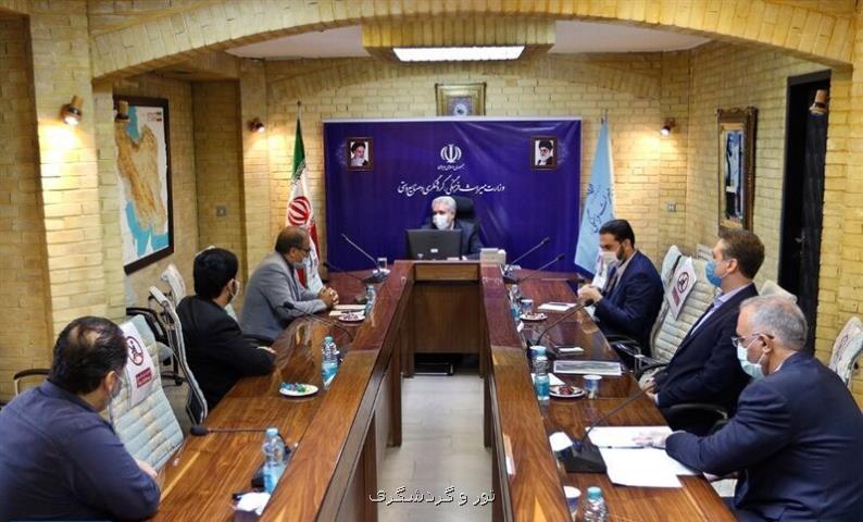 تاكید مونسان بر هم افزایی كانون جهان گردی و فدراسیون اتومبیل رانی