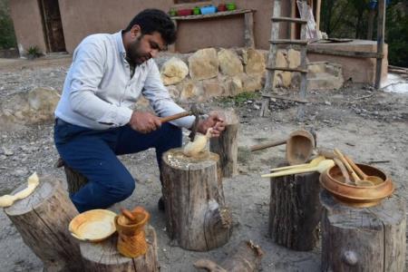 حق بیمه سال اول هنرمندان صنایع دستی از طرف دولت پرداخت می شود