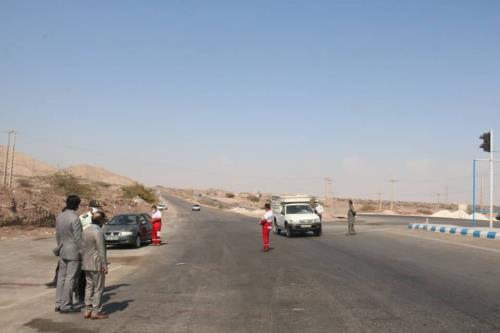 اسكله پل بندرخمیر بر روی خودرو های با پلاك غیربومی بسته است